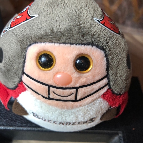 Round Buccaneers Plush Toy - Picture 10 of 11